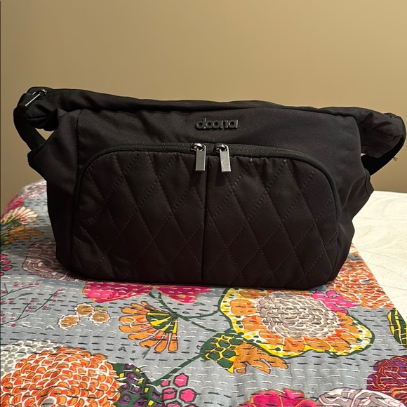 Doona Medium Essentials Diaper Stroller Baby Bag Midnight Black - Picture 1 of 8